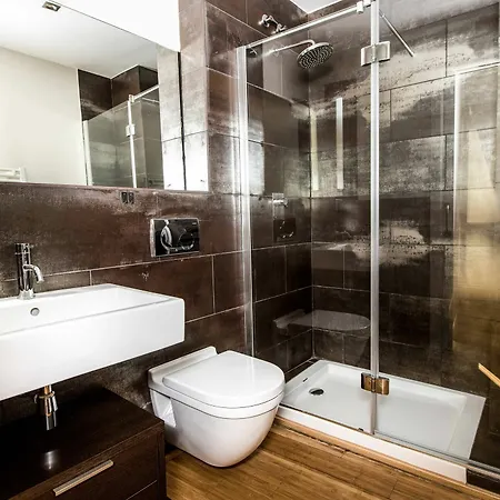 Girona Housing Ginesta 9 * Girona