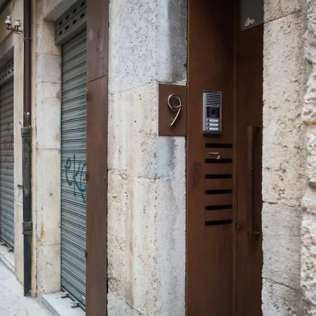 Girona Housing Ginesta 9 *