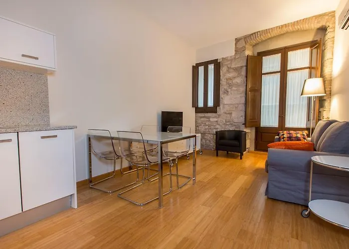 Housing Ginesta 9 *