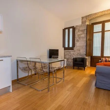 Girona Housing Ginesta 9 *
